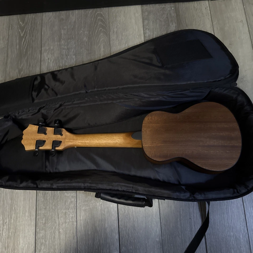 Vintage Carlo Robelli CU212 Soprano Concert Ukulele UKE Pre-owned. Musical Inst - Image 4 of 4