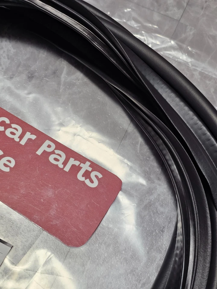 Genuine MAZDA Fairchild MZ3002 RX-7 SA22C 79-85 Hatch Trunk Seal Weatherstrip Foto 4 de 4