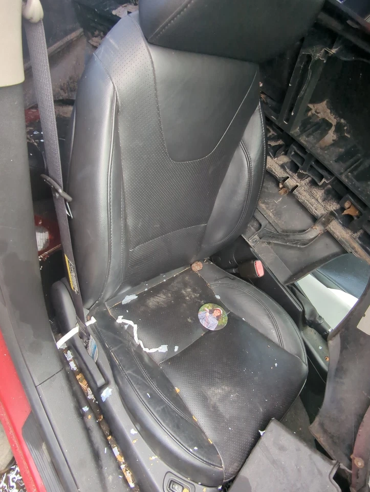 2006 Pontiac G6 Front Right Passenger Interior Door Panel Trim L2BBZ - Image 2 of 2