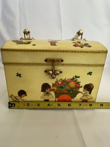 Vintage Sammlerstück kleines Mädchen Blumen Decoupage Holzkiste Handtasche Kunstperlen - Bild 12 von 13