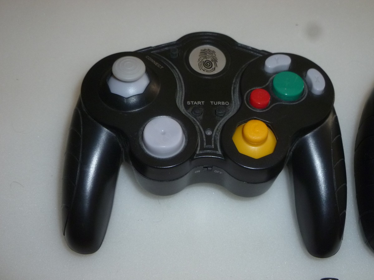 GC PSYCLONE ESSENTIALS WIRELESS NINTENDO GAMECUBE CONTROLLER