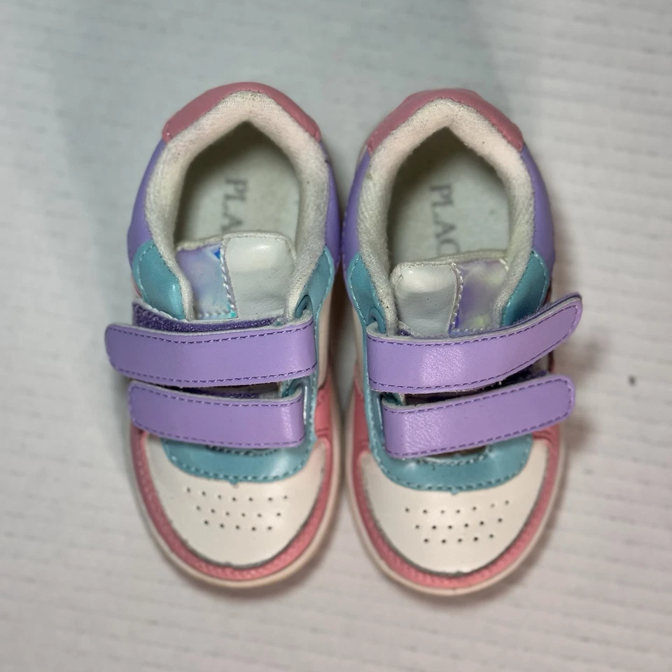 Zapatillas deportivas The Children’s Place para niñas pequeñas estrella pastel arco iris Foto 2 de 4