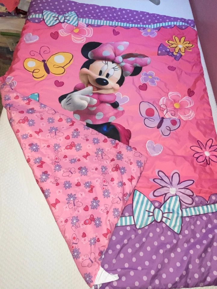!WOW! Manta edredón cama para niños pequeños con arcos de mariposa florales Minnie Mouse de Disney Foto 2 de 4