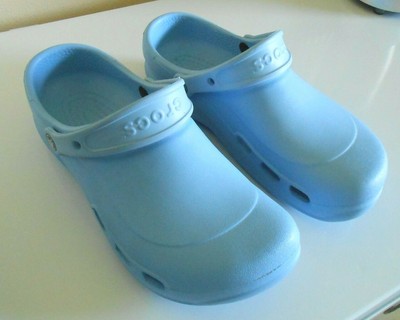 light blue crocs mens
