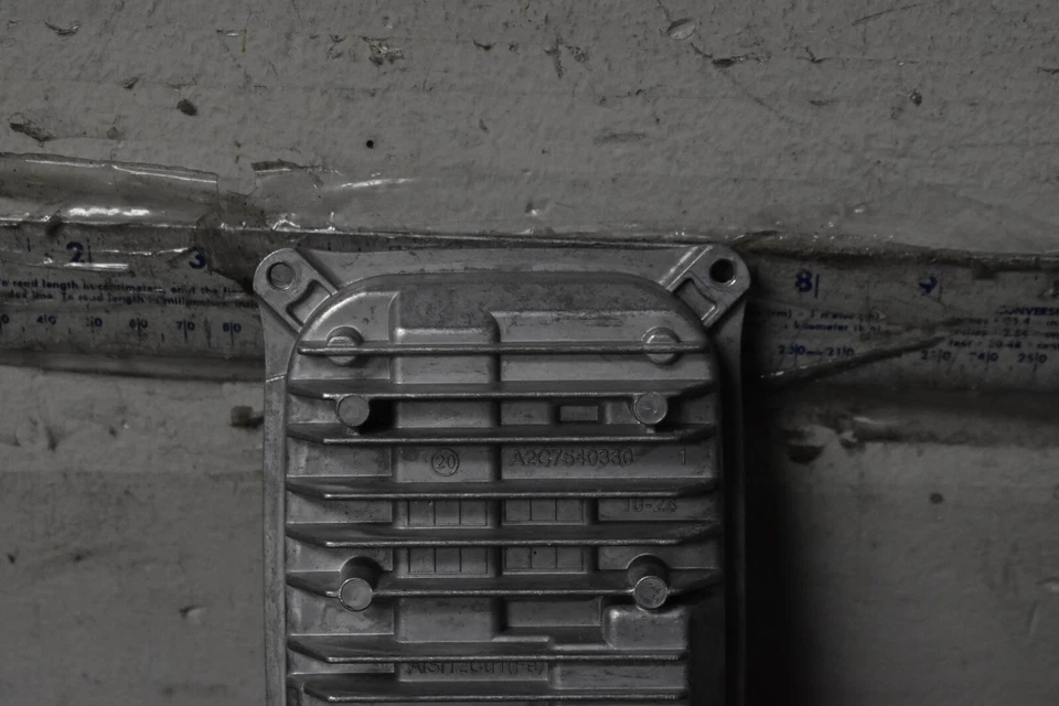 Mercedes Benz C 63 AMG S 2019-2021 módulo de control base OEM de fábrica Foto 2 de 4