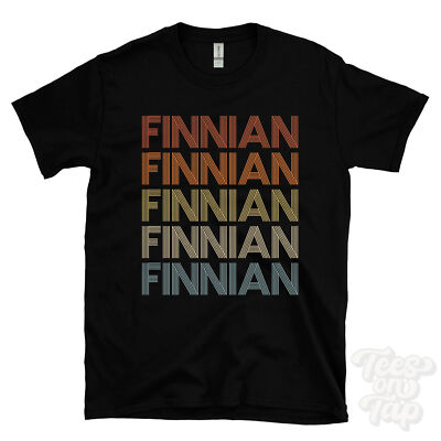 FINNISCHES WIEDERHOLTES RETRO-STIL T-SHIRT Herren & Damen Neuheit cool Name Geschenk