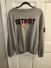 Detroit Red Wings Sweatshirt Mens MCrewneck Redwings Hockey old Time hockey
