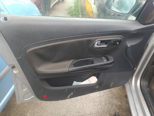 Come cambiare sensore ABS della parte anteriore su SEAT Ibiza II (6K1
