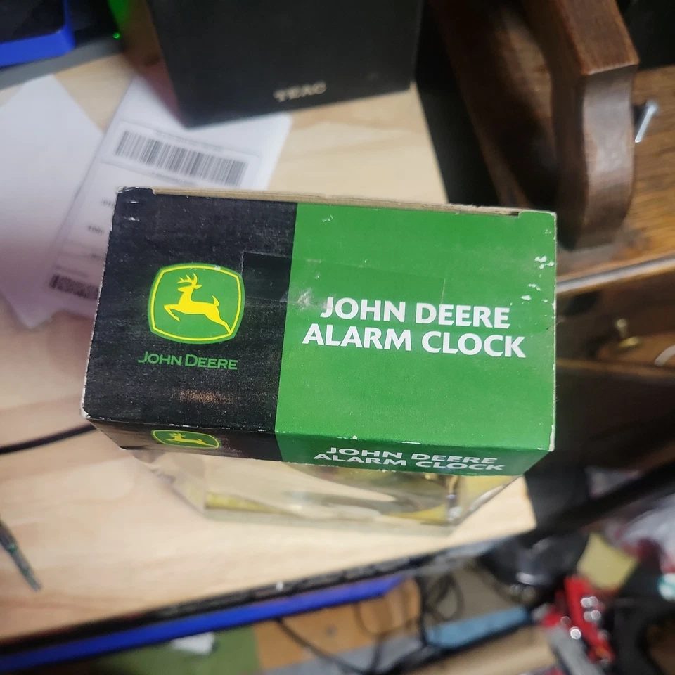 John Deere Reloj Despertador Doble Campana Cuarzo Analógico Keyclox Verde Amarillo Nuevo en Caja Luminoso Foto 2 de 4