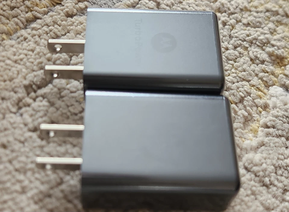 Motorola USB Travel Turbo Power Charger Adapter 15W USB C Cable Wholesale Price - Image 3 of 4