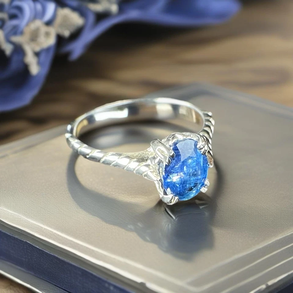 Anillo de cóctel de plata esterlina con piedras preciosas de iolita azul brillante de 1,4 quilates talla 8 Foto 2 de 4