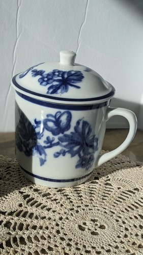 Williams And Sonoma Blue And White Covered Coffee Mugs - Picture 4 of 12