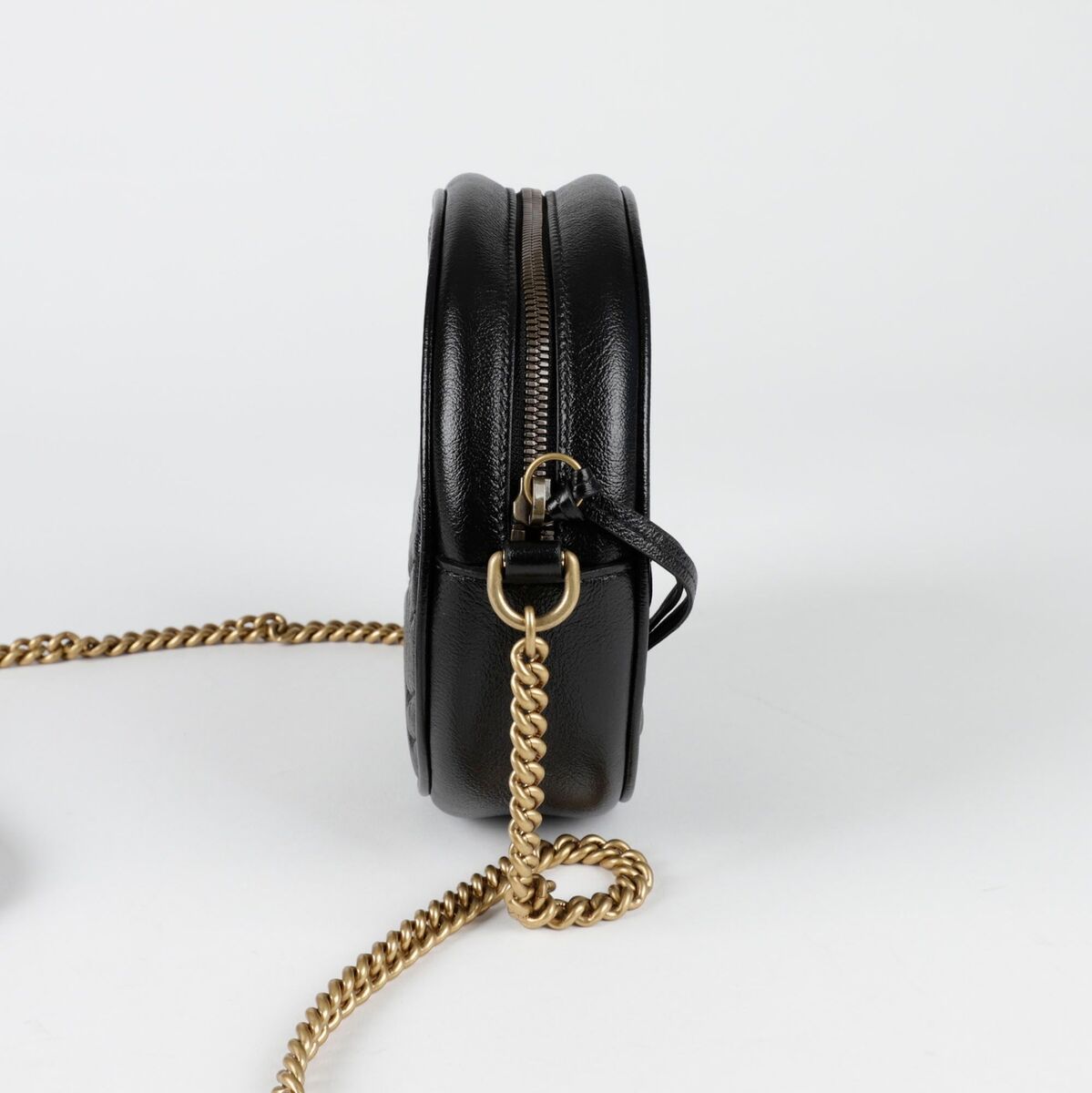 Gucci 550154 GG Marmont Mini Round Shoulder Crossbody Bag Gucci 550154 GG Marmont Mini Round Shoulder Crossbody Bag