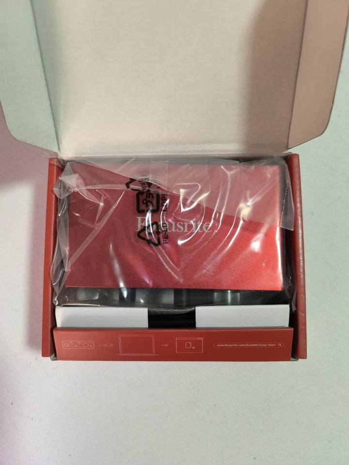 Focusrite Scarlett Solo 3rd Gen. USB-C Interfacce MIDI - Rosso - Immagine 2 di 4