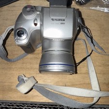 Fujifilm Fuji FinePix 3800 Digital Camera 6x Optical Zoom W Strap Lens Cover