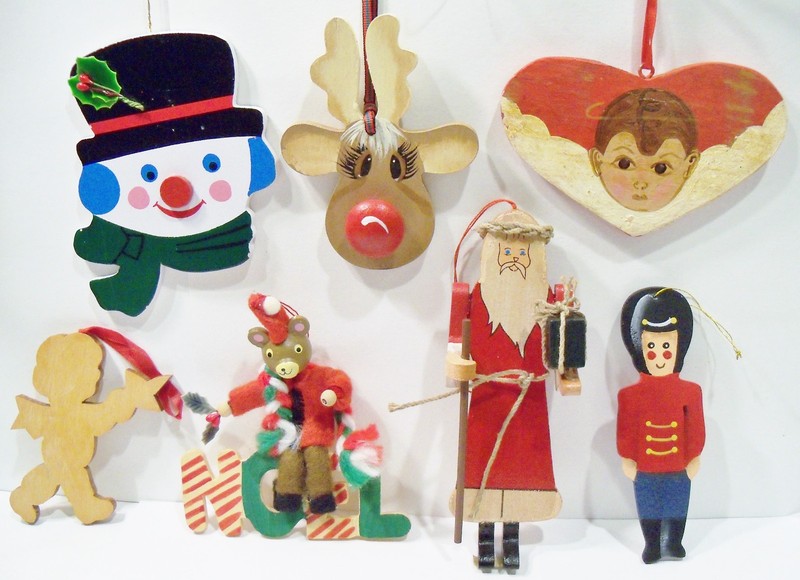 Santa Claus Reindeer Angel Bear Noel Snowman British Guard Wood Wooden Ornaments