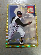 Roberto Clemente Pittsburgh Pirates Gold Refractor Legend of the Game Promo Card