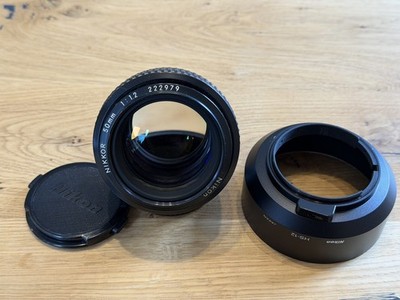 Nikon Ai-Nikkor 50mm 1:1,2 mit Gegenlichtblende HS-12