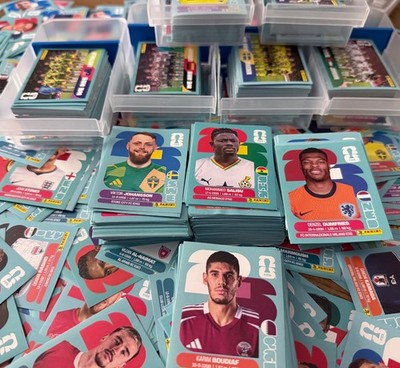 100 x FIFA PANINI WORLDCUP 2026 WM STICKER - ZUFÄLLIGE AUSWAHL - unsortiert
