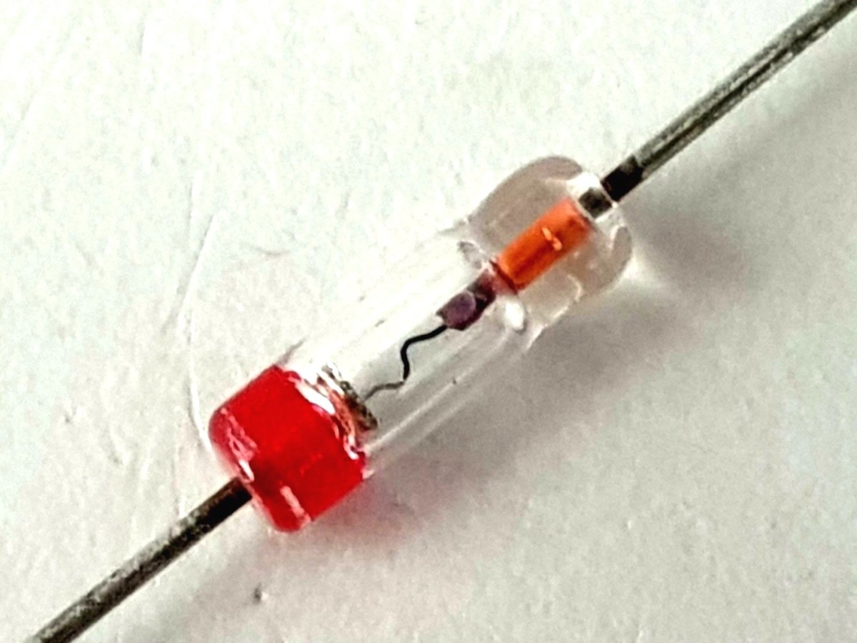 2x 1S188 FM - Vintage Germanium Diode - 1S188FM - Tokyo 2x 1S188 FM - Vintage Germanium Diode - 1S188FM - Tokyo