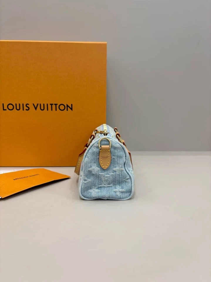 Bolso Bandolera Louis Vuitton Speedy nano Azul Claro Denim Modelo Chip Hombro Foto 4 de 4