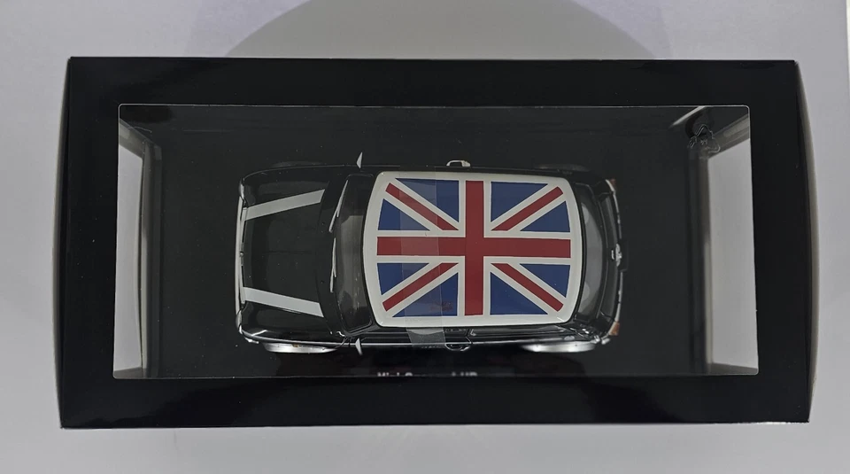 KK Scale 1/12 Scale KKDC120056R Mini Cooper Dark Met Green/White Union Jack - Image 2 of 4
