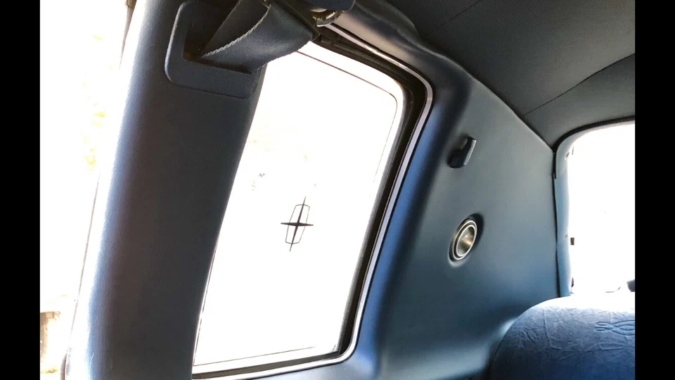 74-79 Lincoln Continental Town Coupe OEM painel de porta Quater interior RR direita - Imagem 3 de 4