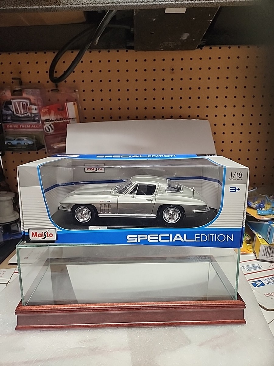 Maisto 1965 Chevrolet Corvette 1:18 Diecast Car for sale