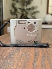 Fujifilm Finepix 40i Digital Camera- Silver TESTED WORKS GREAT