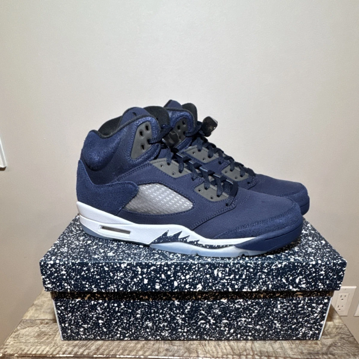 Jordan 5 Blue Suede - sz 8.5 Preowned Jordan 5s hitting the shelf!! Jordan 5 Blue Suede  main image 2