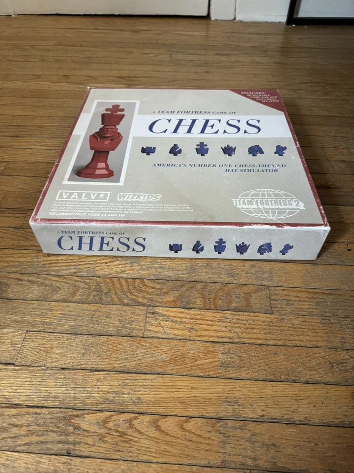 RARE Team Fortress 2 TF2 Chess Set 2013 Wizkids NO CODE - EXCELLENT CONDITION - Image 2 of 4