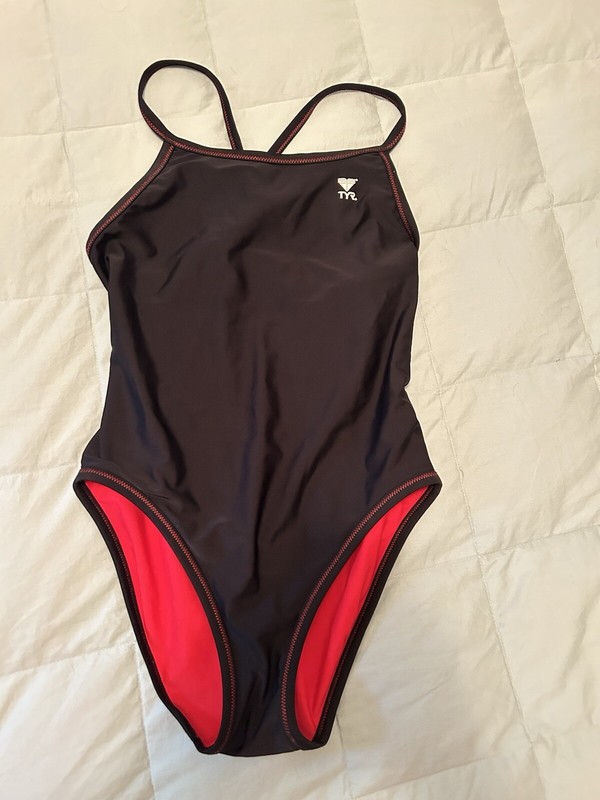 TYR Diamondfit Reversible One Piece Swimsuit Womens Size Medium? Black Red