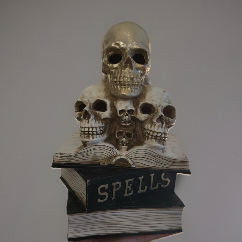 Halloween Decor Skelton Heads With Spell Books Lights Up