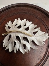 White Leaf Enamel Pin Brooch Gold-tone