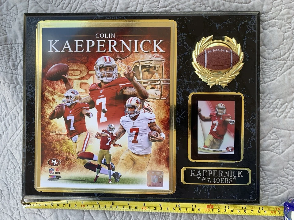 Placa Colin Kaepernick Foto 2 de 4