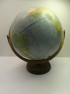 VINTAGE READERS DIGEST GREAT WORLD 12" GLOBE BASE MAP ATLAS