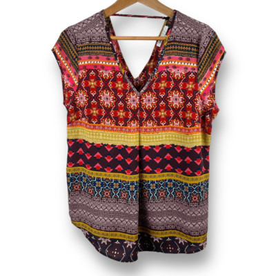 DR2 multi-color print cap sleeve v-neck top size M