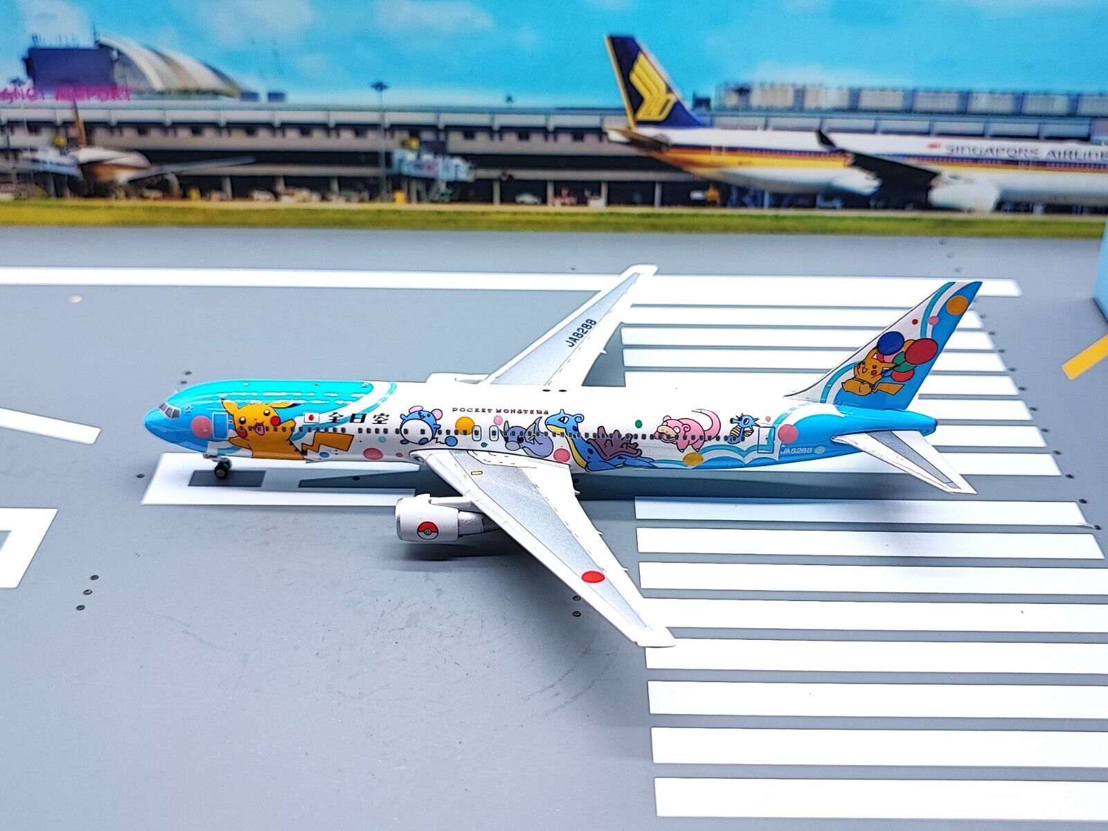 Phoenix Models 1:400 All Nippon Airways ANA B767-300ER (Pokémon Livery)  JA8288