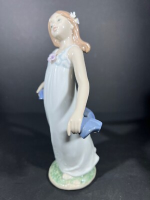 Retired LLADRO Porcelain Figurine 