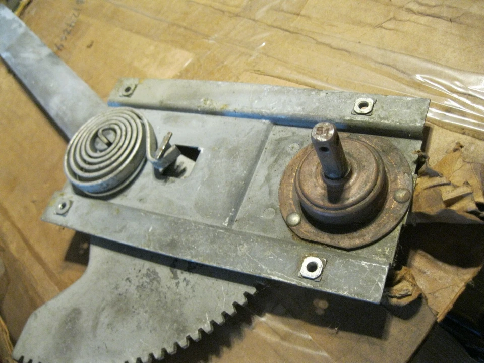 Nuevo Mopar 1949-1952 Chrysler, Desoto, Dodge regulador ventana delantera izquierda, 4 puertas Foto 3 de 3