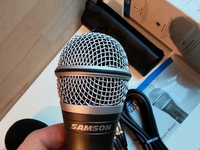 Samson Q2U Aufnahme- und Podcasting-Paket - Dynamisches USB / XLR-Mikrofon