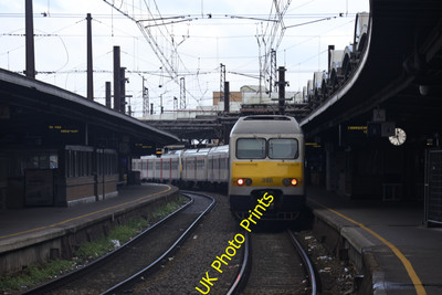 Foto SNCB Belgische Eisenbahn 12x8 Baureihe 80 386 Ankunft in Brüssel - Mitte c2023 P2