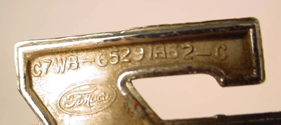 USED 1967 1968 Mercury Cougar XR7 Roof C-Pillar Emblem Foto 3 de 3