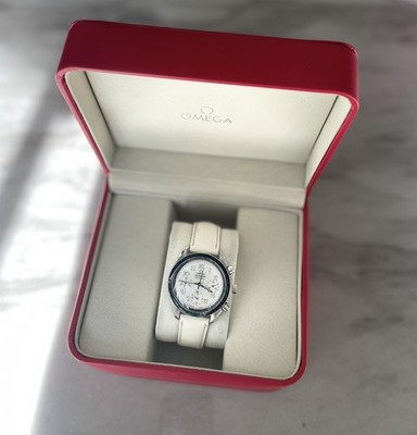 Omega Speedmaster Reduced 39mm White Mother of Pearl Dial - Box and Auth Card! 
