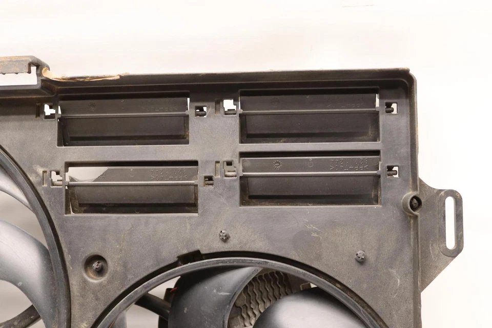 2011 ASTON MARTIN V8 VANTAGE 4.7L ENGINE RADIATOR COOLING FAN MOTOR ASSEMBLY OEM - Image 3 of 4