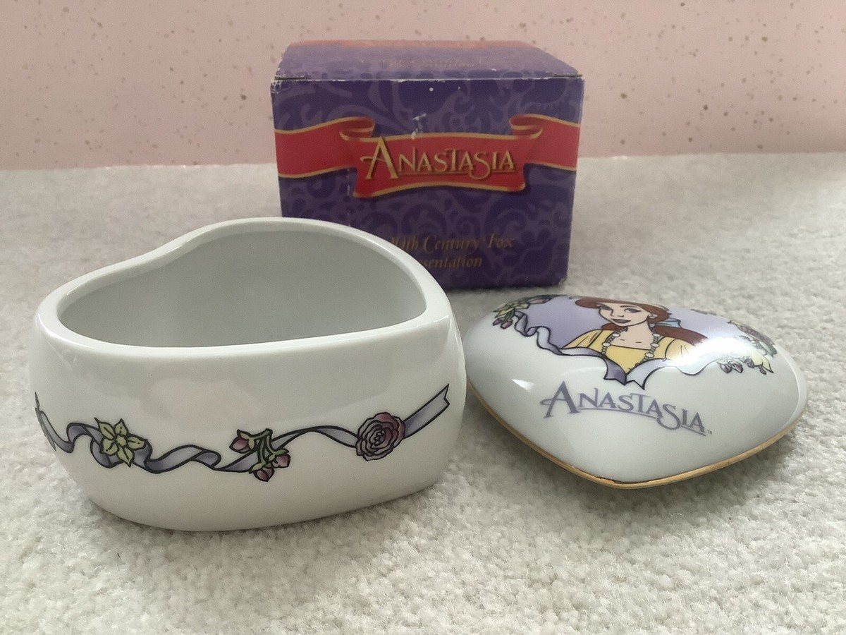 VTG Dream Waltz Anastasia Heart Shaped Porcelain San