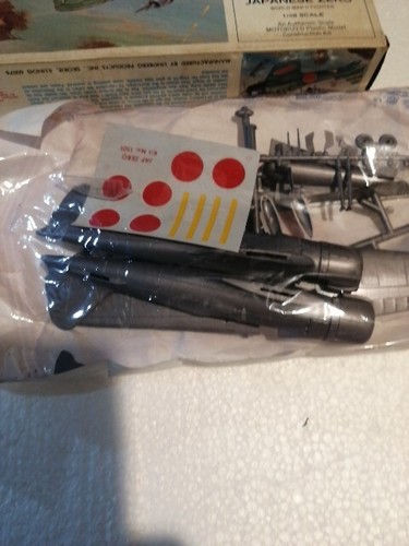 LINDBERG 1:48 Scale MITSUBISHI A6M ZERO Plastic Model Kit MOTORIZED - Foto 10 di 15