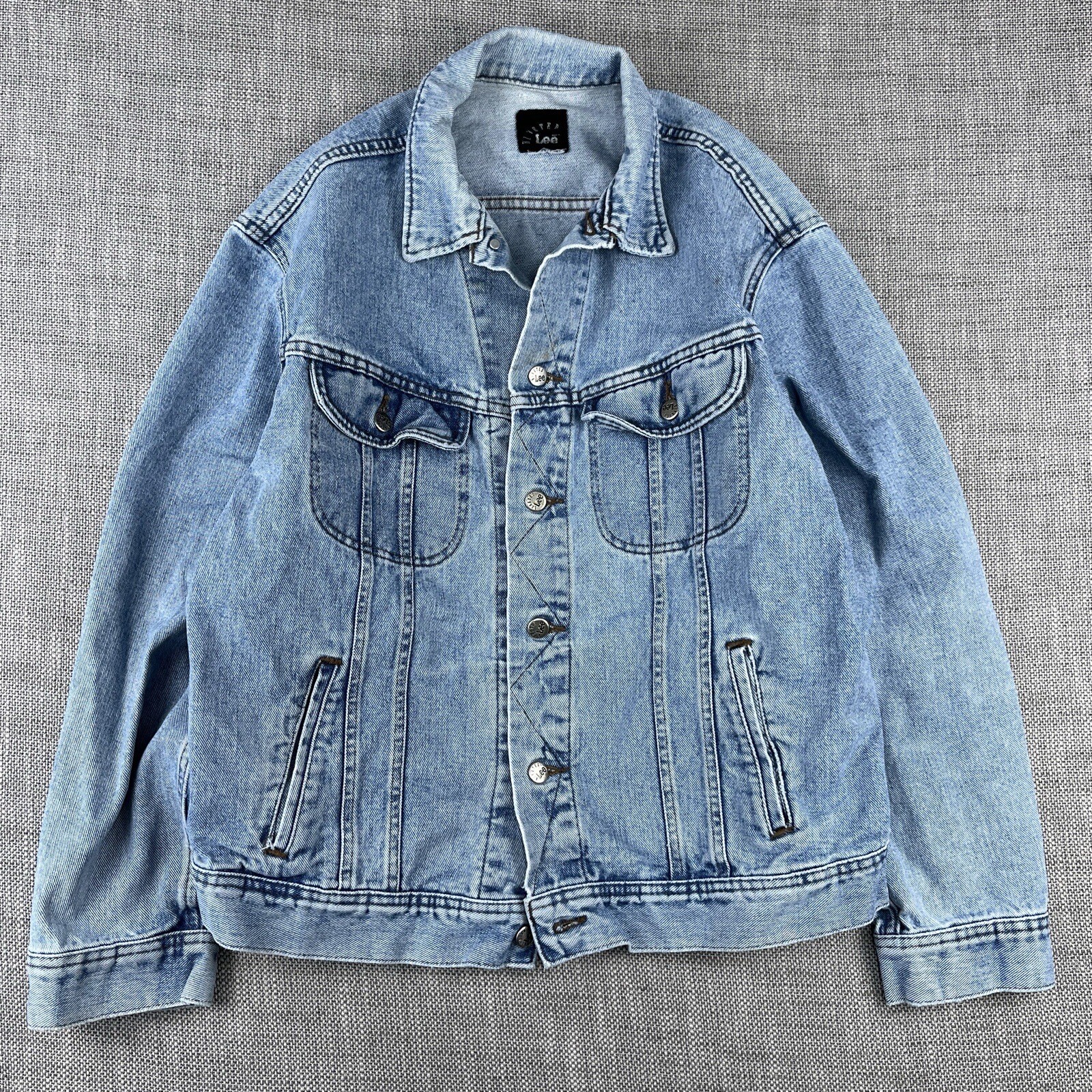 Vtg 90s Lee Riveted Denim Trucker Jean Jacket Mens L … Gem