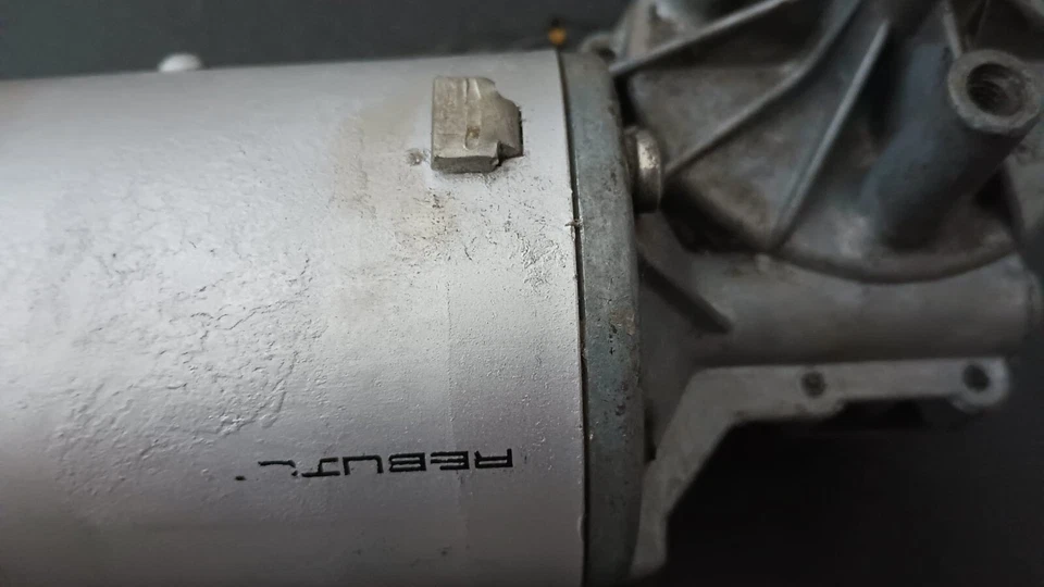 Motor limpiaparabrisas Porsche 928 1978 a 1982 - Original Porsche 92862830300 Foto 2 de 4