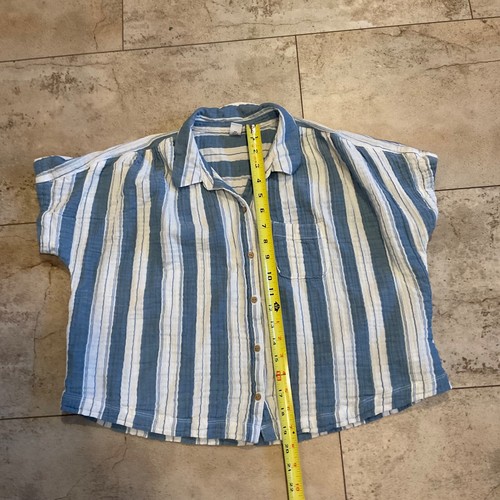 Old Navy Shirt Women’s Sz XS Blue White Striped Short Sleeve Button Up Blouse - Picture 7 of 10